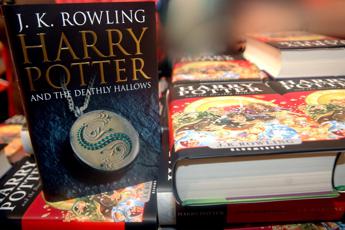 Invocano spiriti maligni, scuola cattolica vieta libri di Harry Potter